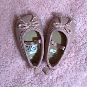 Carter’s Babygirl Shoe (NB)